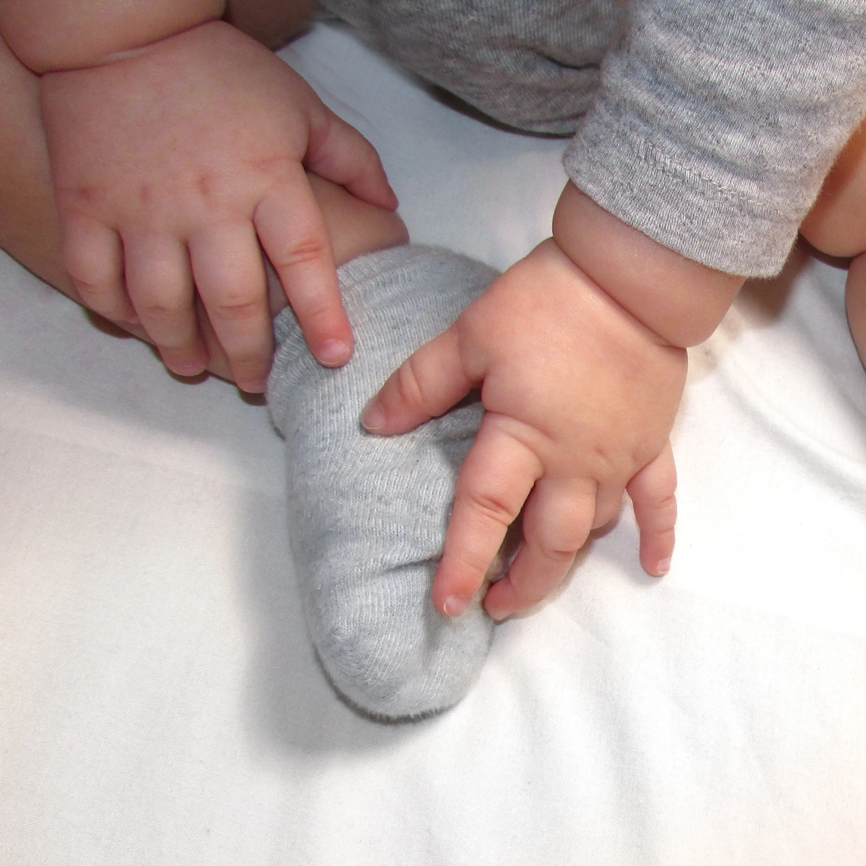 20-Pack Organic Cotton Short Sleeve Bodysuit & Sock Bundle