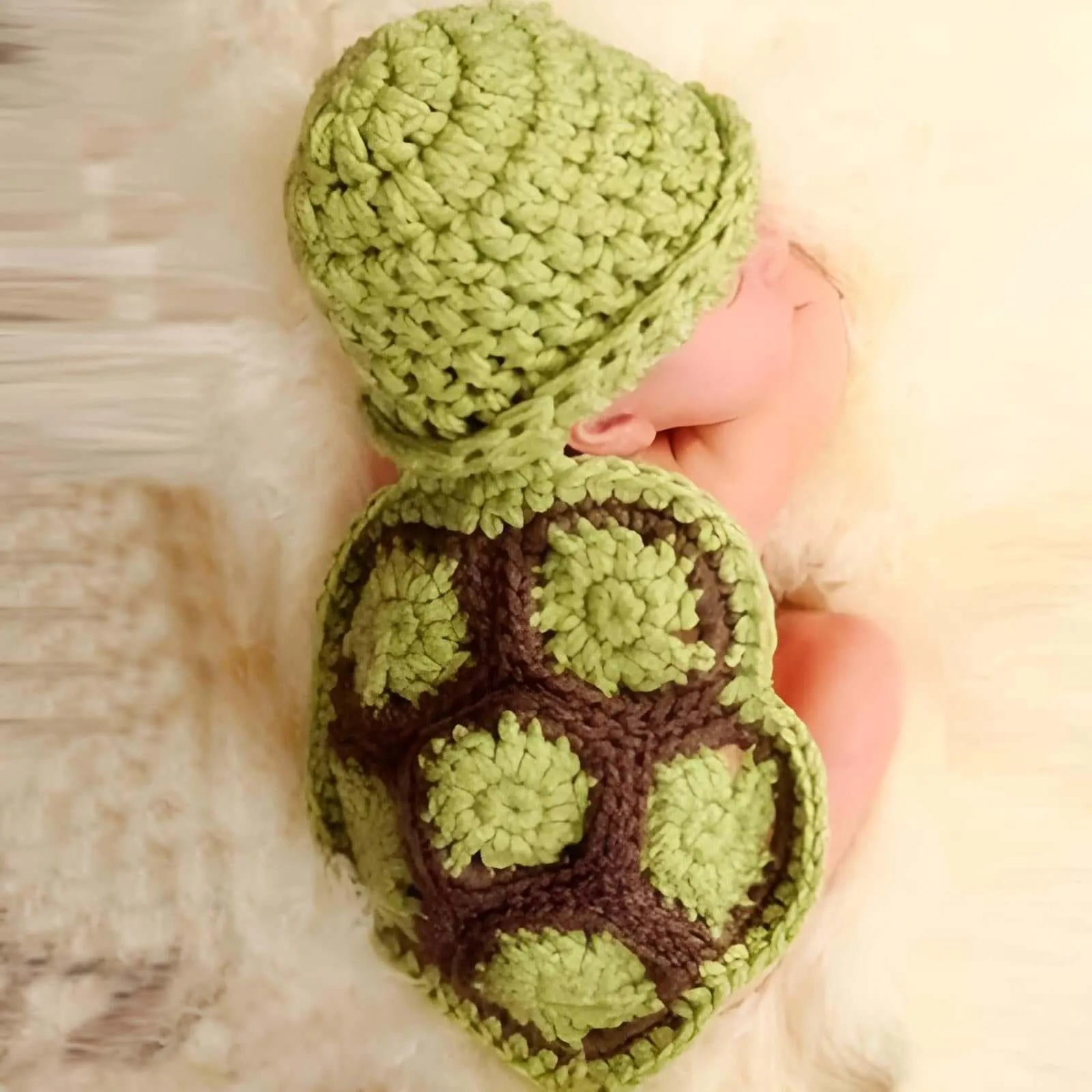 42 Newborn Photo Outfits - Adorable Photography Accessories!