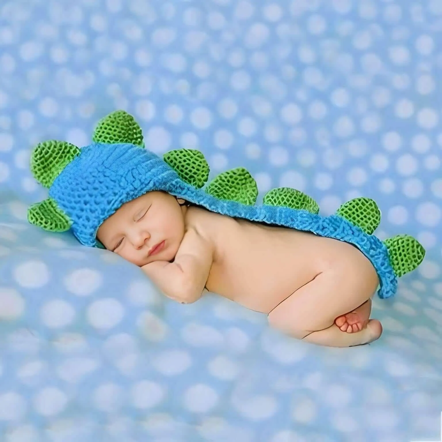 42 Newborn Photo Outfits - Adorable Photography Accessories!