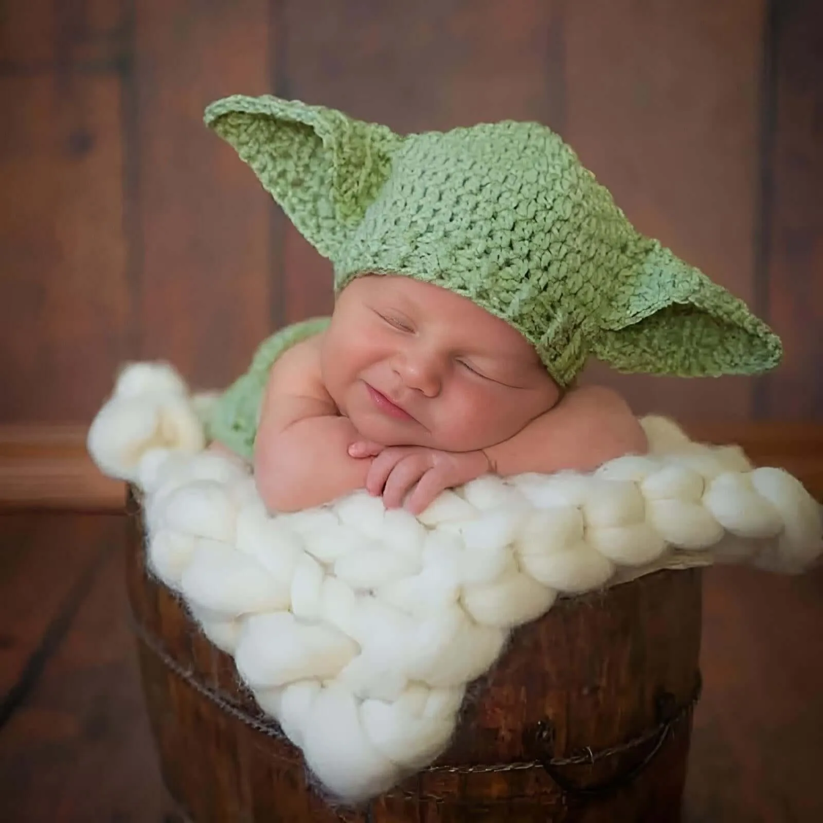 42 Newborn Photo Outfits - Adorable Photography Accessories!