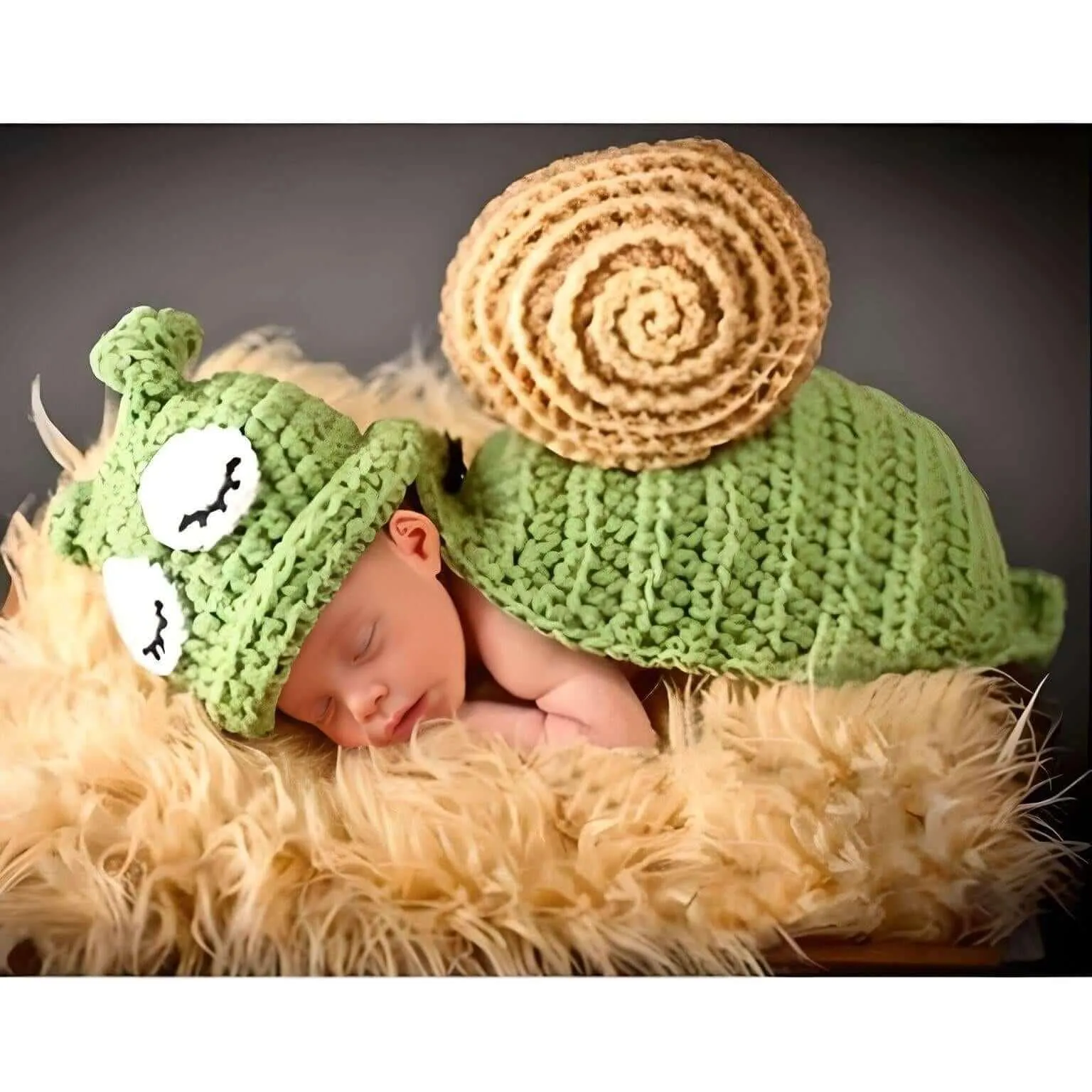 42 Newborn Photo Outfits - Adorable Photography Accessories!