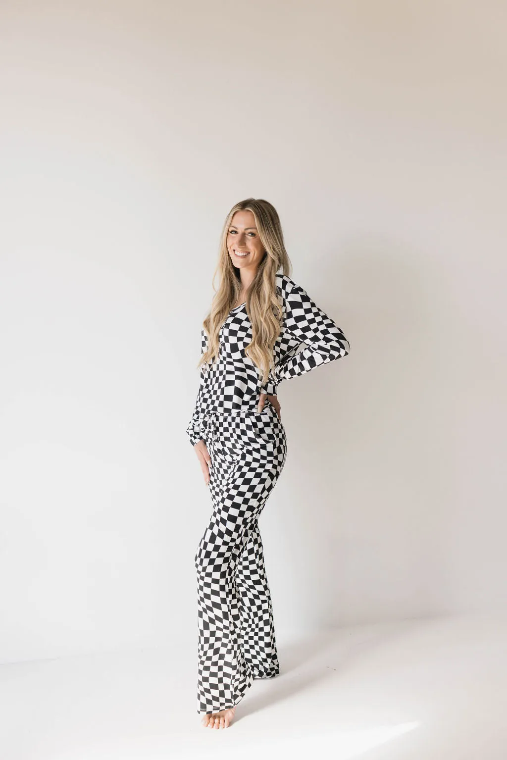 Black & White Wavy Checkerboard | Women's Bamboo Pajamas