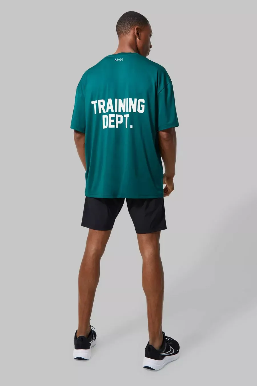 MAN ACTIVE TRAINING DEPT PERFORMANCE OVERSIZED T SHIRT - GREEN