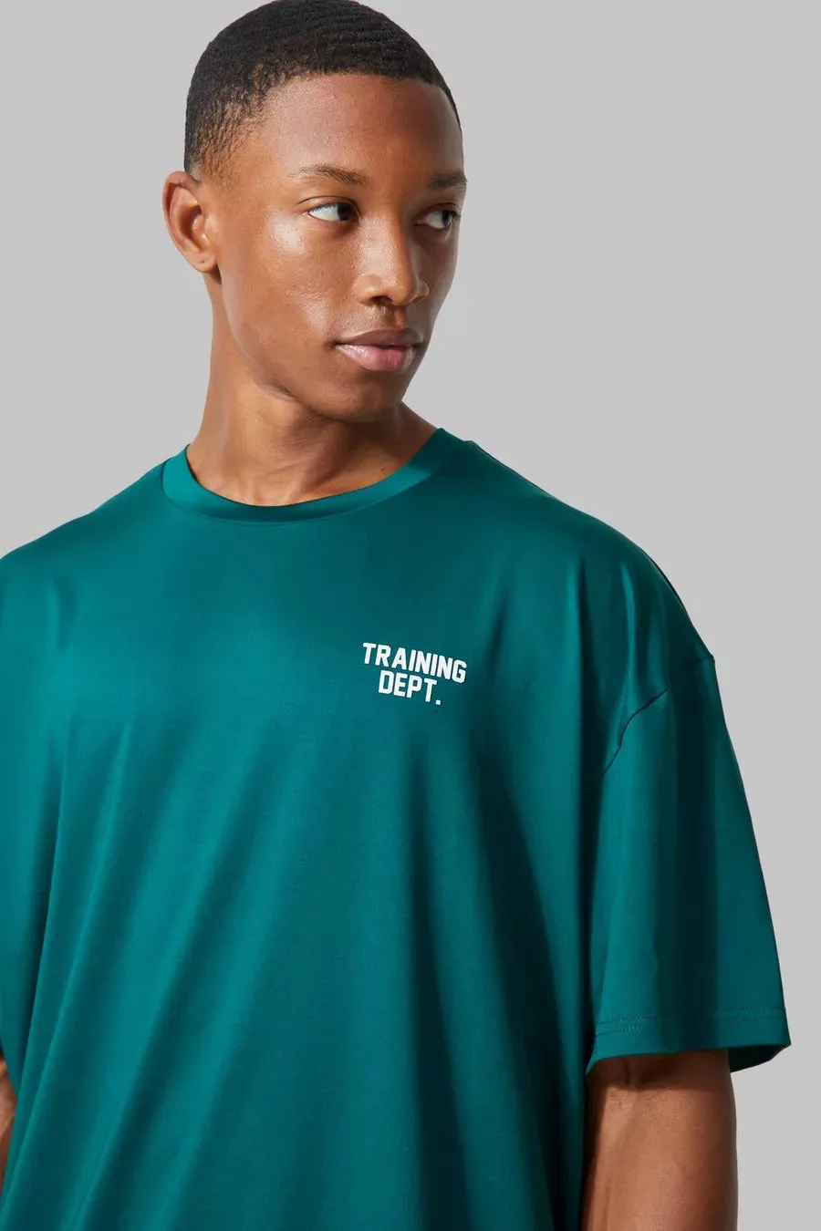 MAN ACTIVE TRAINING DEPT PERFORMANCE OVERSIZED T SHIRT - GREEN