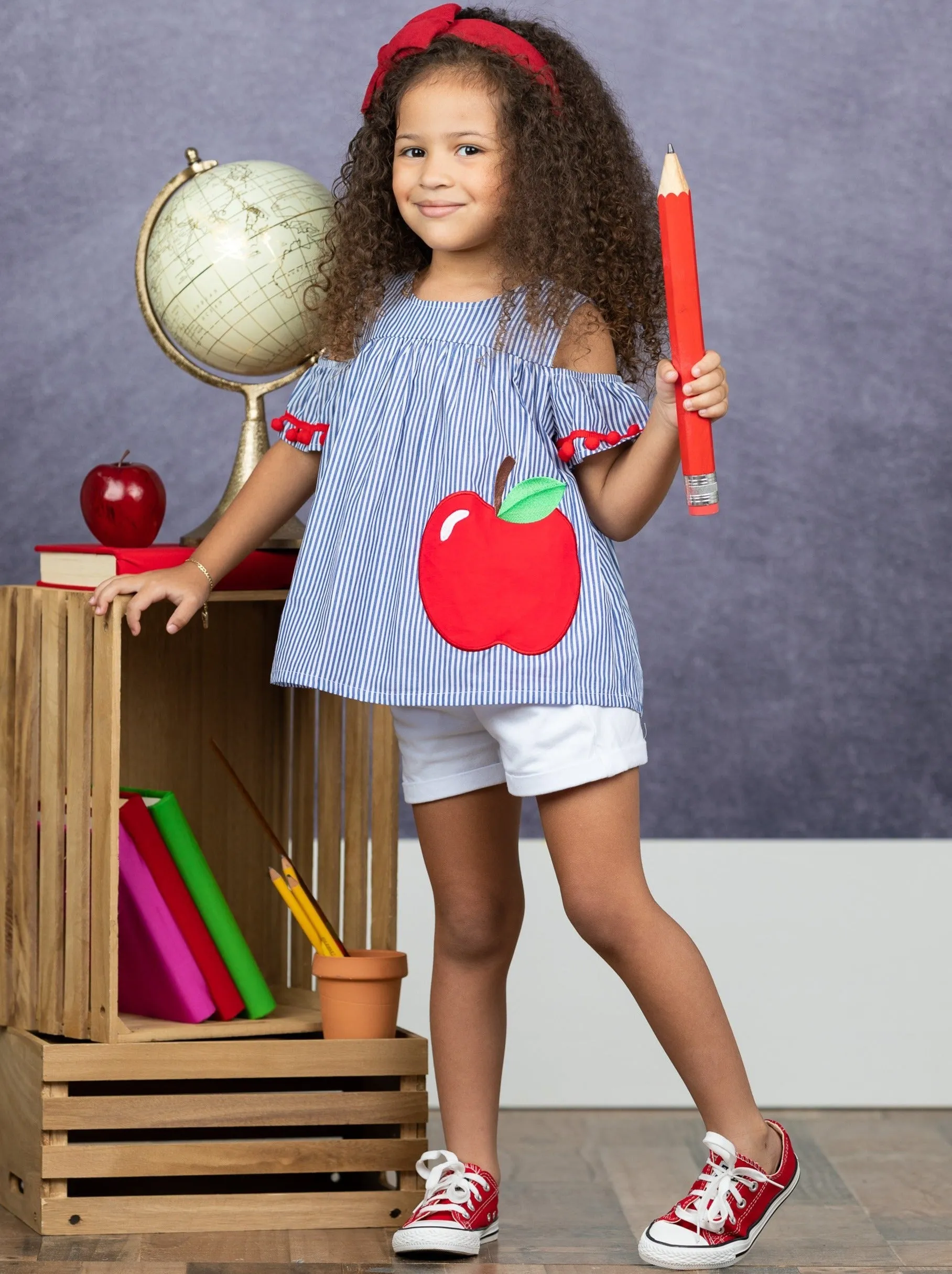 Smart Apple Pom Pom Shorts Set