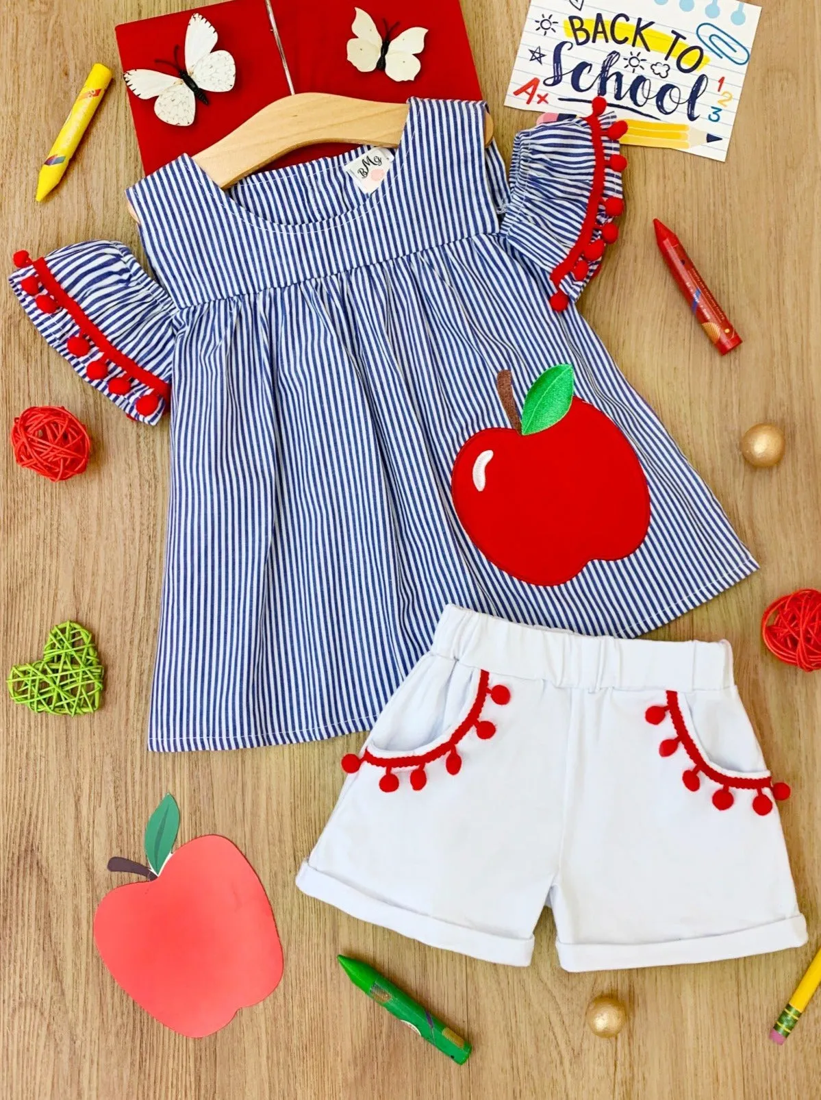 Smart Apple Pom Pom Shorts Set