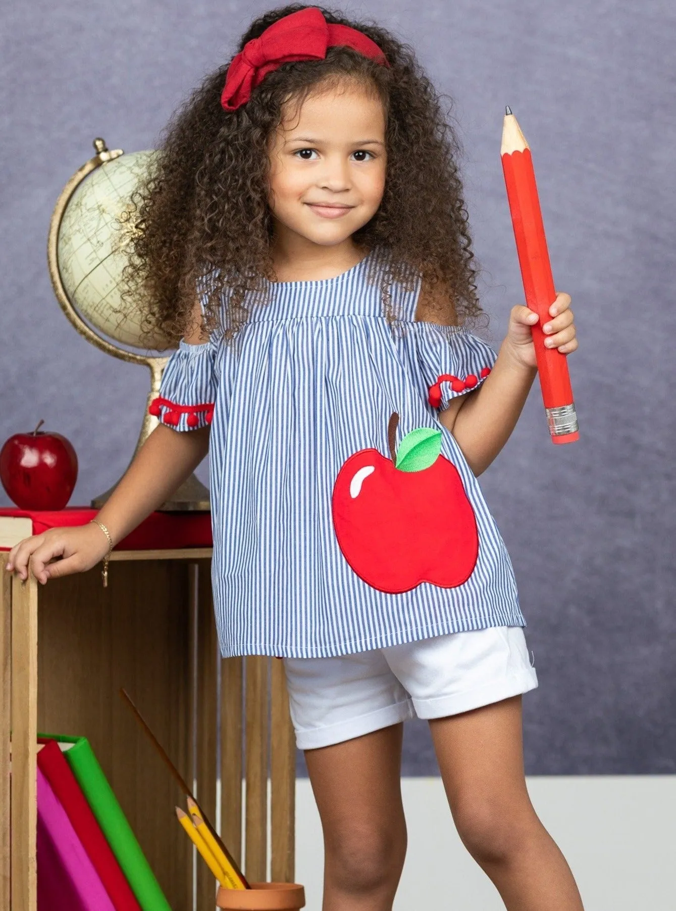 Smart Apple Pom Pom Shorts Set